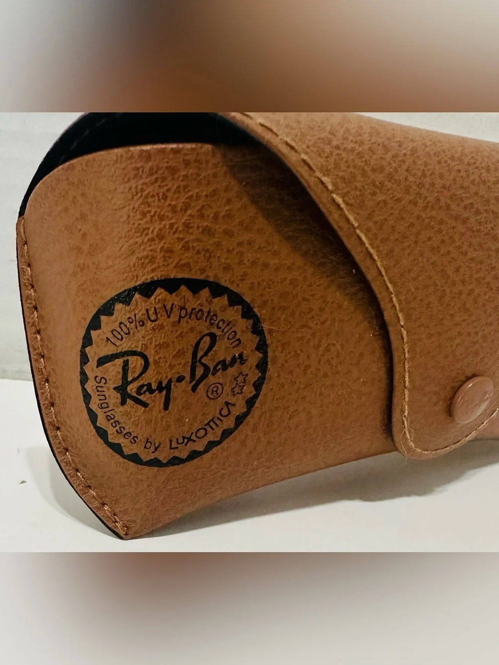 Ray-Ban Women's Tortoiseshell Frame Sunglasses with Green Lenses with case - Picture 7 of 8